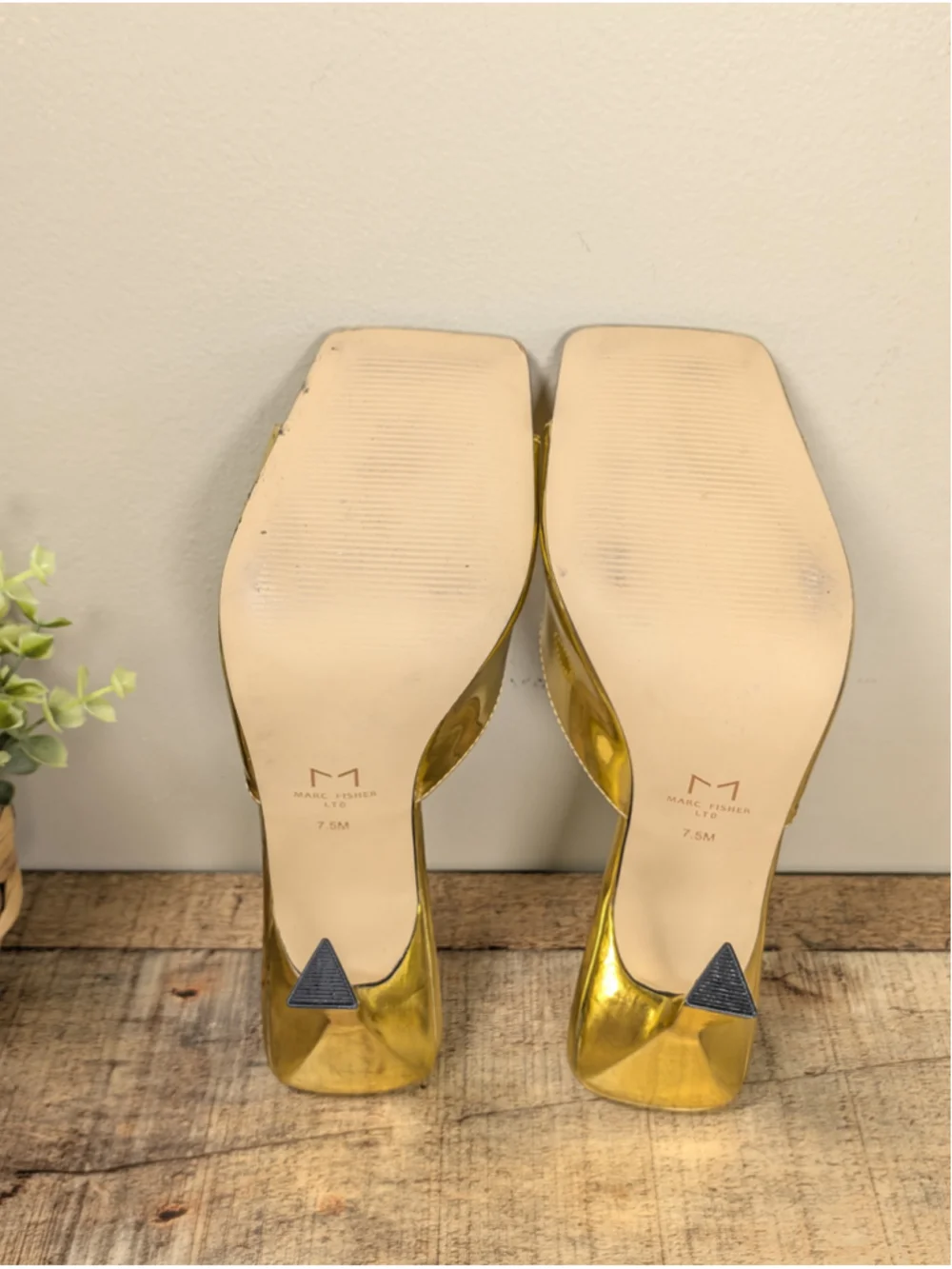 Marc Fisher 7.5 LTD Baber Metallic Gold Leather Heel Slide Square Toe Sandals - Picture 9 of 10